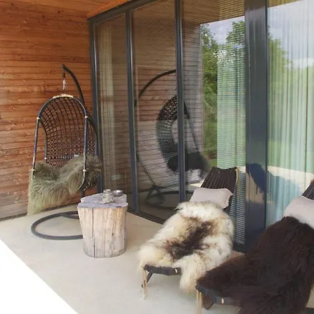 Chalet Sfeervol Midden In De Halle