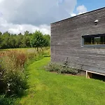 Sfeervol Midden In De 샬레